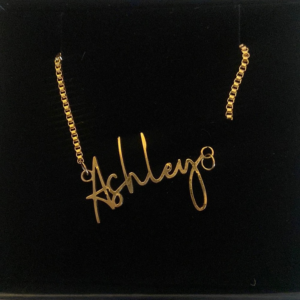 SALE 💥 18k gold plated "Ashley" necklace